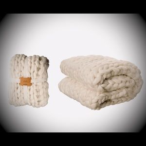 50x60 chunky cream blanket, brand new in package